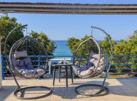 Pelekanos Beach Front Apartment, family hotel in  Episkopi (Chania)