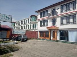 Hotel Shafaaf Plaza, Srinagar, Hotel mit Parkplatz in Srinagar