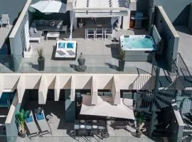 Oasis 325 New Luxury Penthouse with amazing sea view and private jacuzzi