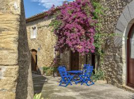 Casa Blava, hotel with parking in Orriols