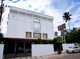 HOTEL EMERALD PALACE, hotel med parkering i Kottiyam