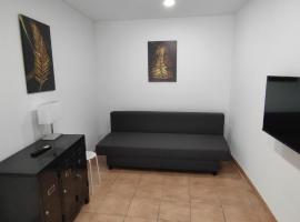 Appartement 45m² 1er étage, cheap hotel in Lunel