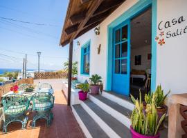 Eco Casa Salitre,Montaña, Campo y Playa, family hotel in Tabayesco
