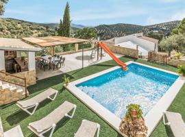 Stunning Home In Villanueva De Algaidas, hotel in Villanueva de Algaidas