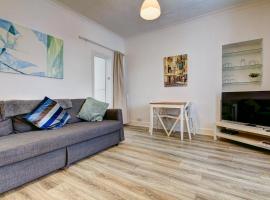 Apartment Caerlaverock Road, hotel near Glasgow Prestwick Airport - PIK, 