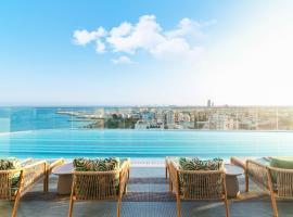 NYX Hotel Limassol by Leonardo Hotels, hotel in Limassol