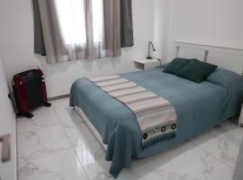 Όμορφο καινούργιο διαμέρισμα σε μικρή πολυκατοικία, Ferienunterkunft in Oroklini