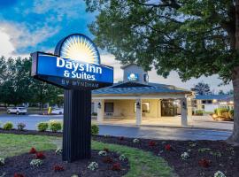 Days Inn & Suites by Wyndham Colonial、ウィリアムズバーグのホテル
