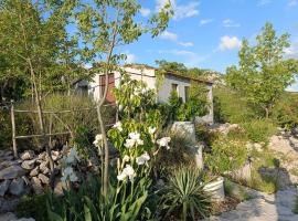 Robinson Haus PanoramA No Electricity, cabin in Zagvozd