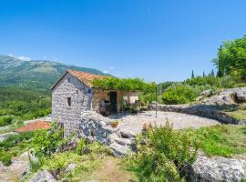 Awesome Home In Gruda With House A Panoramic View, ξενοδοχείο με πάρκινγκ σε Gruda