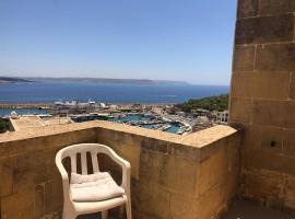 B&b Seaview terrace, hotel in Għajnsielem