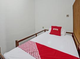 OYO 92736 Bougenville Rover, hotel u gradu Lamongan