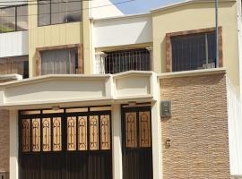 Casa Grande con parqueadero, holiday rental in Ipiales