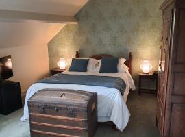 LOGIS - Hôtel & Restaurant Le Gonfalon, hotel v destinaci Germigny-lʼEvêque