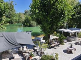 LOGIS - Hôtel & Restaurant Le Gonfalon, hôtel à Germigny-lʼEvêque