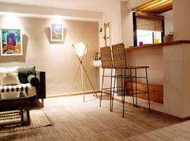 cozy studio in cite ennasr 1, hotel v destinaci Ariana