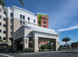 Home2 Suites By Hilton Cape Canaveral Cruise Port, κατάλυμα με κουζίνα σε Κέιπ Κανάβεραλ