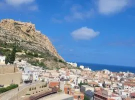 Corazón de Alicante con vistas al mar y al castillo