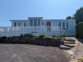 Caravan Swanage Bay View Holiday Park Dorset Amazing Location, hotel with pools in Swanage