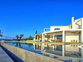 Villa Acropolitana by PosarelliVillas، بيت عطلات شاطئي في أكارافي