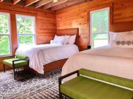 Beautiful Country Retreat - 40 guests!, hotel Milfordban