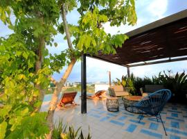Spacious Studio, incredible rooftop with sea view