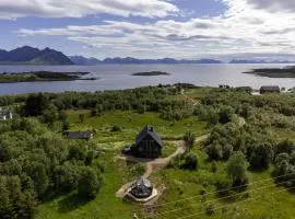 Bestefarhaugen - The cozy house on the hill - with a dome
