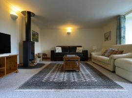 Kerrowdown Cottage-Self Catering for 4 in the Highlands, hotel em Drumnadrochit