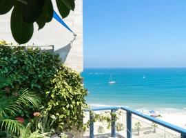 50 meters from the Sea, Ashkelon, hotel with parking in Ashkelon