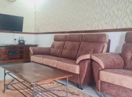Viesnīca Anjung KLIA House 31 With Neflix & Airport Shuttle pilsētā Batinga