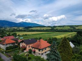 CHALUPA V ZÁPADNÝCH TATRÁCH, guest house in Bobrovec