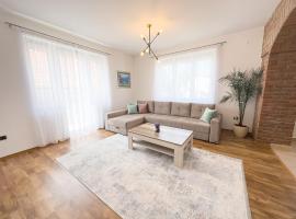 Luxurious and Cosy Brick Apartment - Free private parking, מלון ליד Government of Federation of Bosnia and Herzegovina, סרייבו