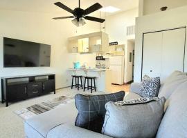 Sunnie Days condo in Oak Harbor on Lake Erie!, căn hộ chung cư cao cấp ở Sand Beach