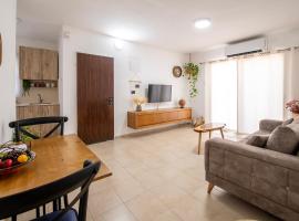 רז אירוח ברמה-, holiday home in Qasrîne