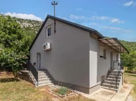 Awesome Home In Karlobag With Wifi And 2 Bedrooms