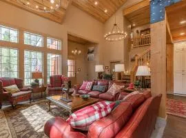 Uncle Chris Cabin by KABINO Air Conditioning Smart TVs Chefs Kitchen Spacious WiFi Grill Bills Island Reservoir Fishing