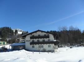 Gästehaus Walpurga, hotel in Russbach am Pass Gschütt