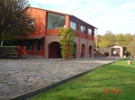 Self catering Villa with pool in Umbria, Italy, בית נופש בטודי