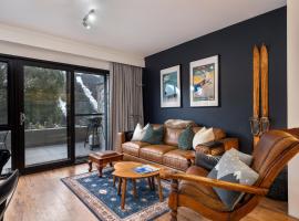 Lantern 1 Bedroom Deluxe with hot tub and car park, overnattingssted i Thredbo