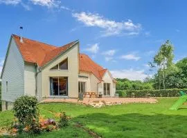3 Bedroom Amazing Home In Carrouges
