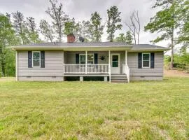 Cozy Home in Star Tannery with Private Backyard!
