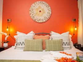 Derbyshire Rustic Bohemian, Hotel mit Parkplatz in Cleveland Heights