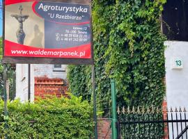Agroturystyka „U Rzeźbiarza”, хотел, който приема домашни любимци, в Sławno