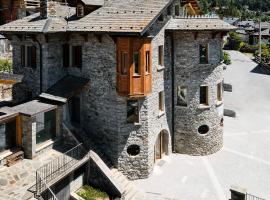 Grey Castle garnì&suite, hotel em Ponte di Legno