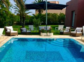 Luxury Villa in La Marsa with Pool, luxe hotel in La Marsa