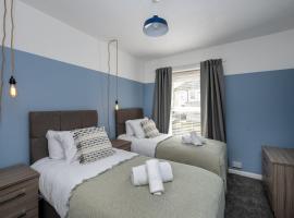 Stay at the Marine House - TV in every bedroom!, hotel in Morriston