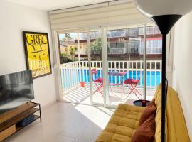 Apartamento en la Playa con WiFi rápido, piscina y SmartTV, apartman u gradu 'Playa Pobla de Farnals'