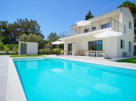 Filoxenia Luxury Apartments, hotel in Potos