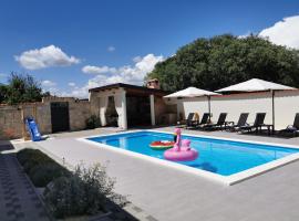 Villa Giardino, hotel v destinaci Drinovci