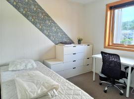 Single room with shared spaces, nakvynės namai mieste Vennesla